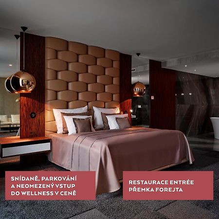 Theatre Hotel Оломоуц Екстериор снимка