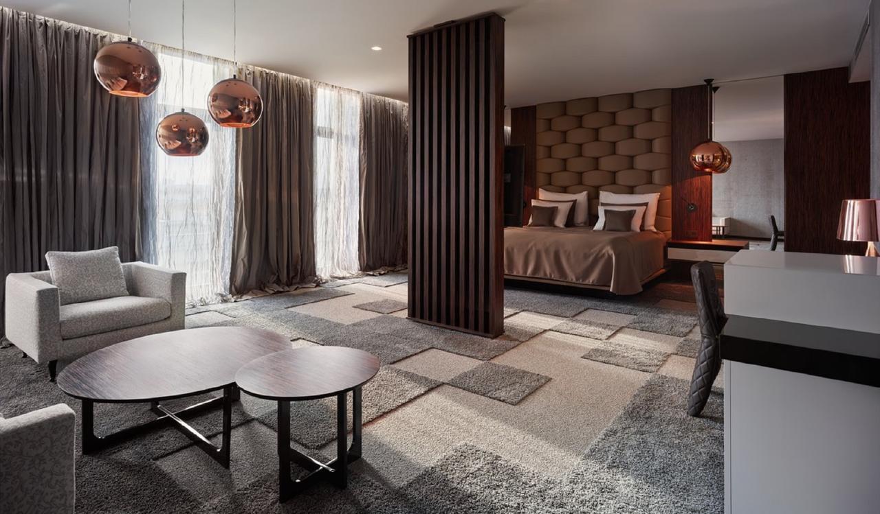 Theatre Hotel Оломоуц Екстериор снимка
