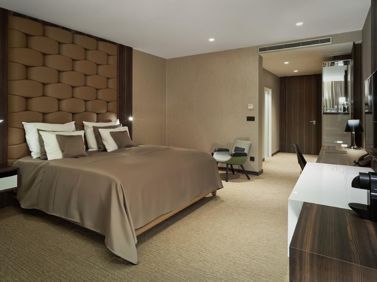 Theatre Hotel Оломоуц Екстериор снимка