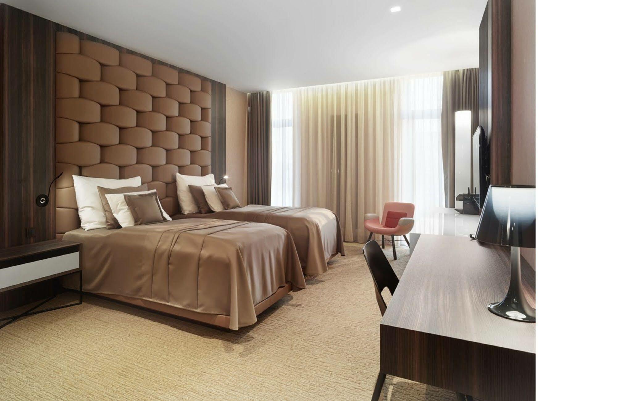 Theatre Hotel Оломоуц Екстериор снимка