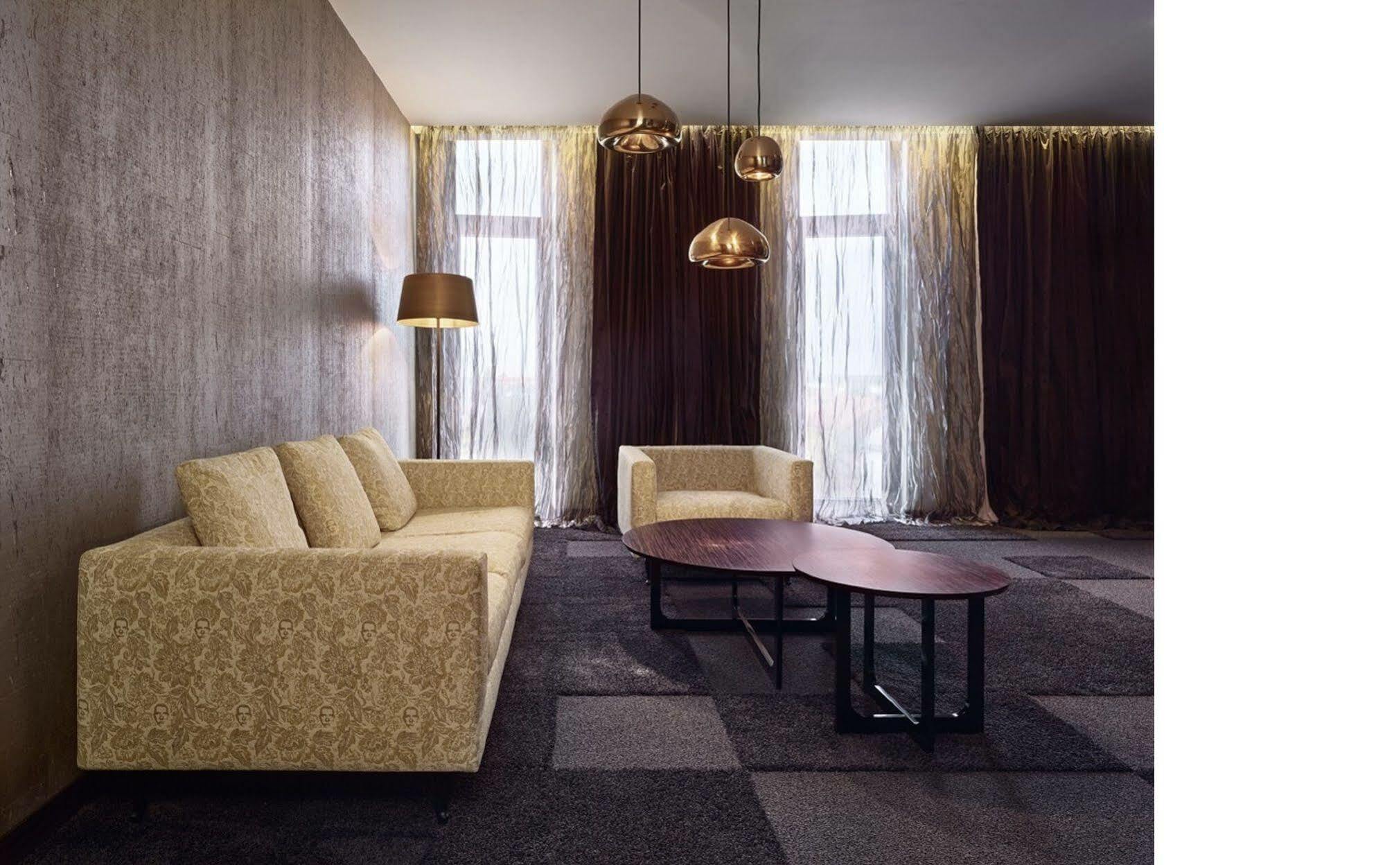 Theatre Hotel Оломоуц Екстериор снимка