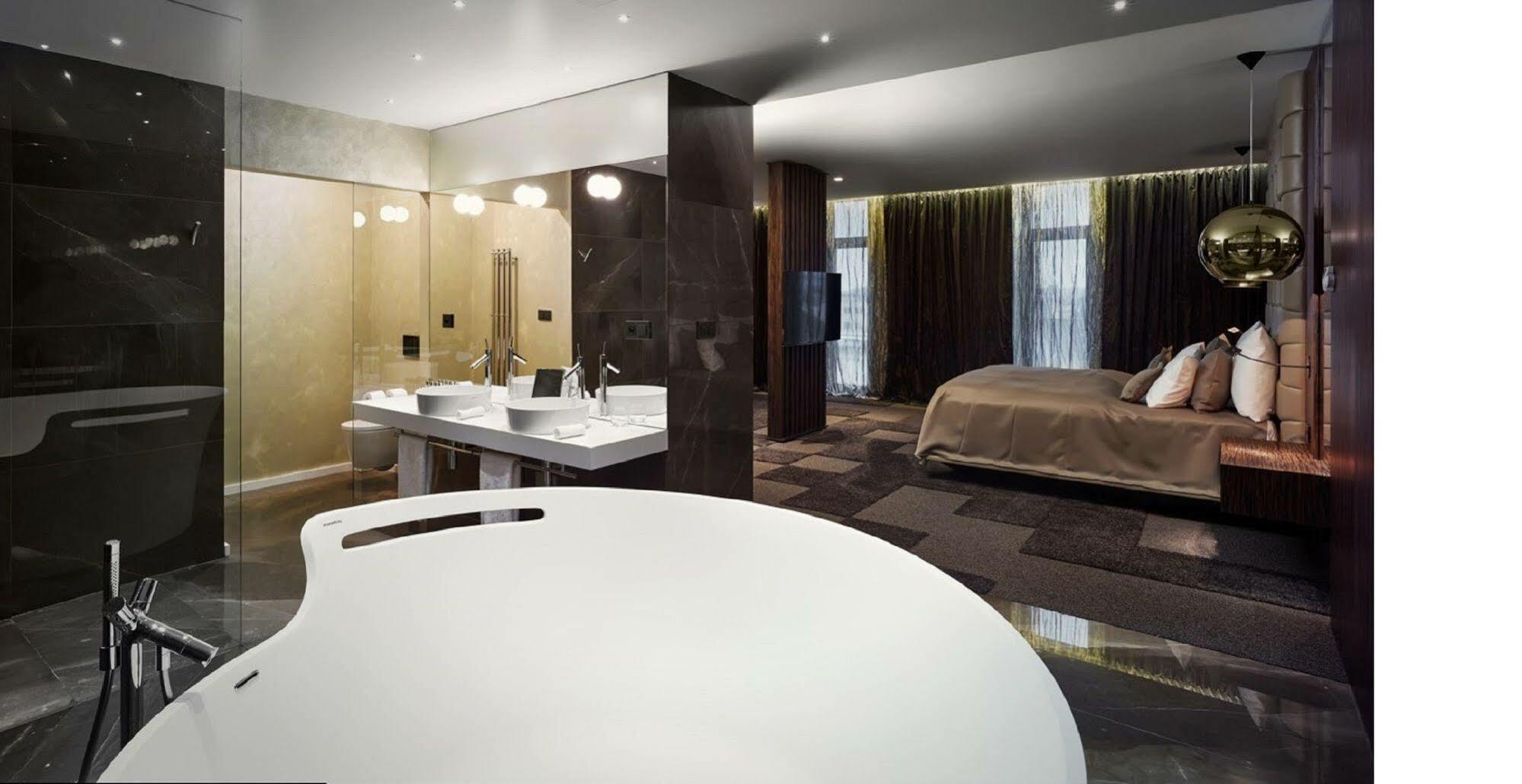 Theatre Hotel Оломоуц Екстериор снимка